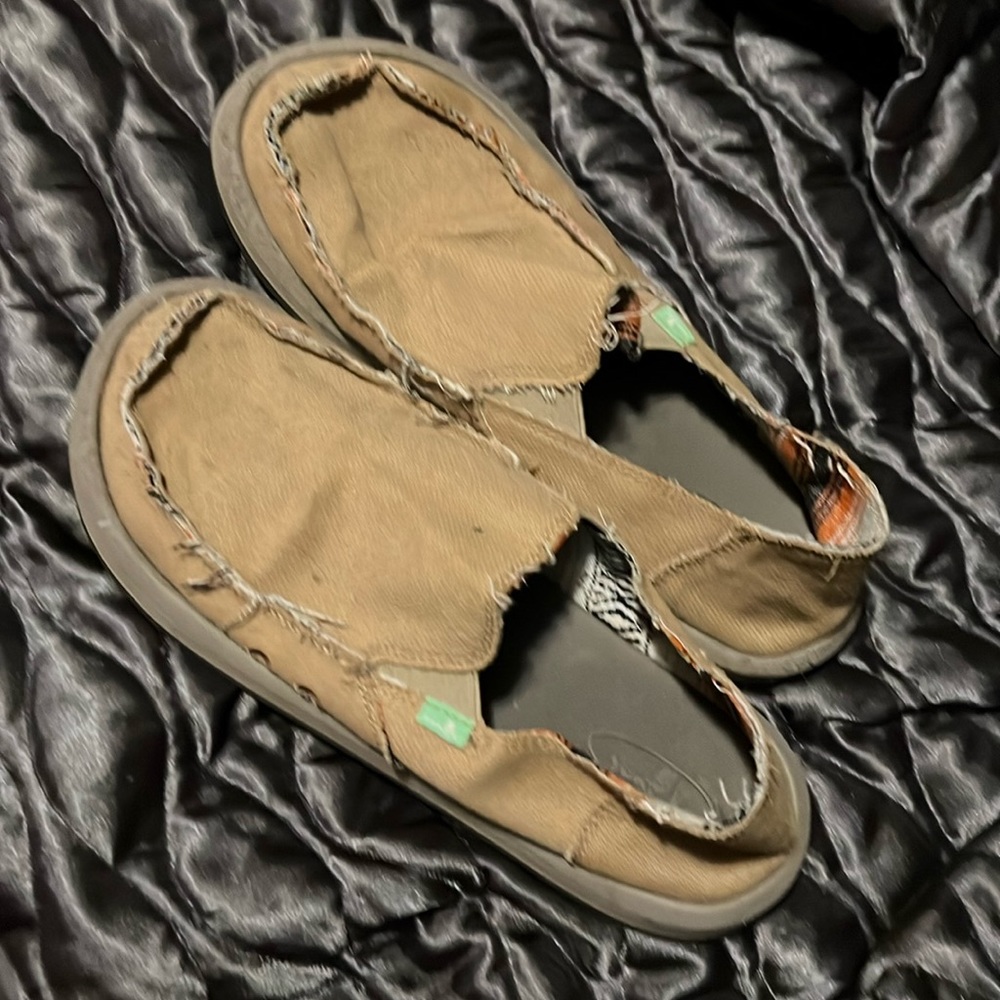 Tan sanuks